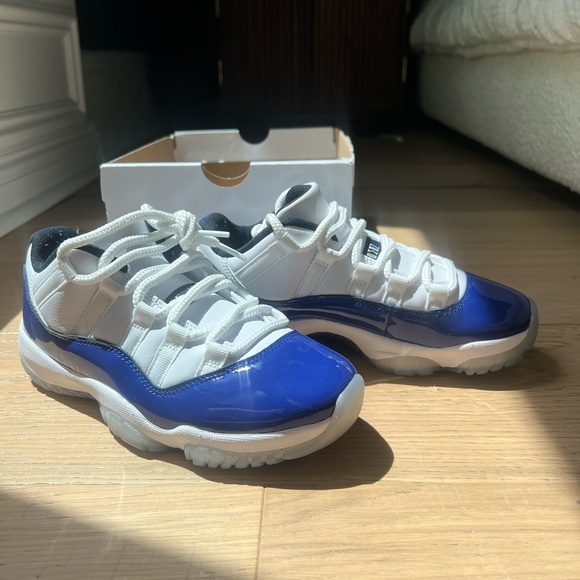 Women’s air Jordan 11 Retro Low Concord Sketch - Picture 6 of 10
